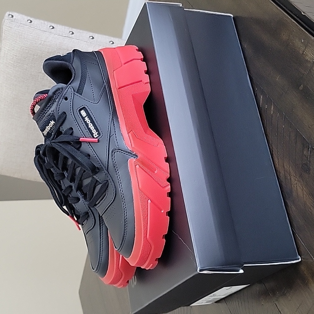 Women's Cardi B x Reebok, size 8, red/black